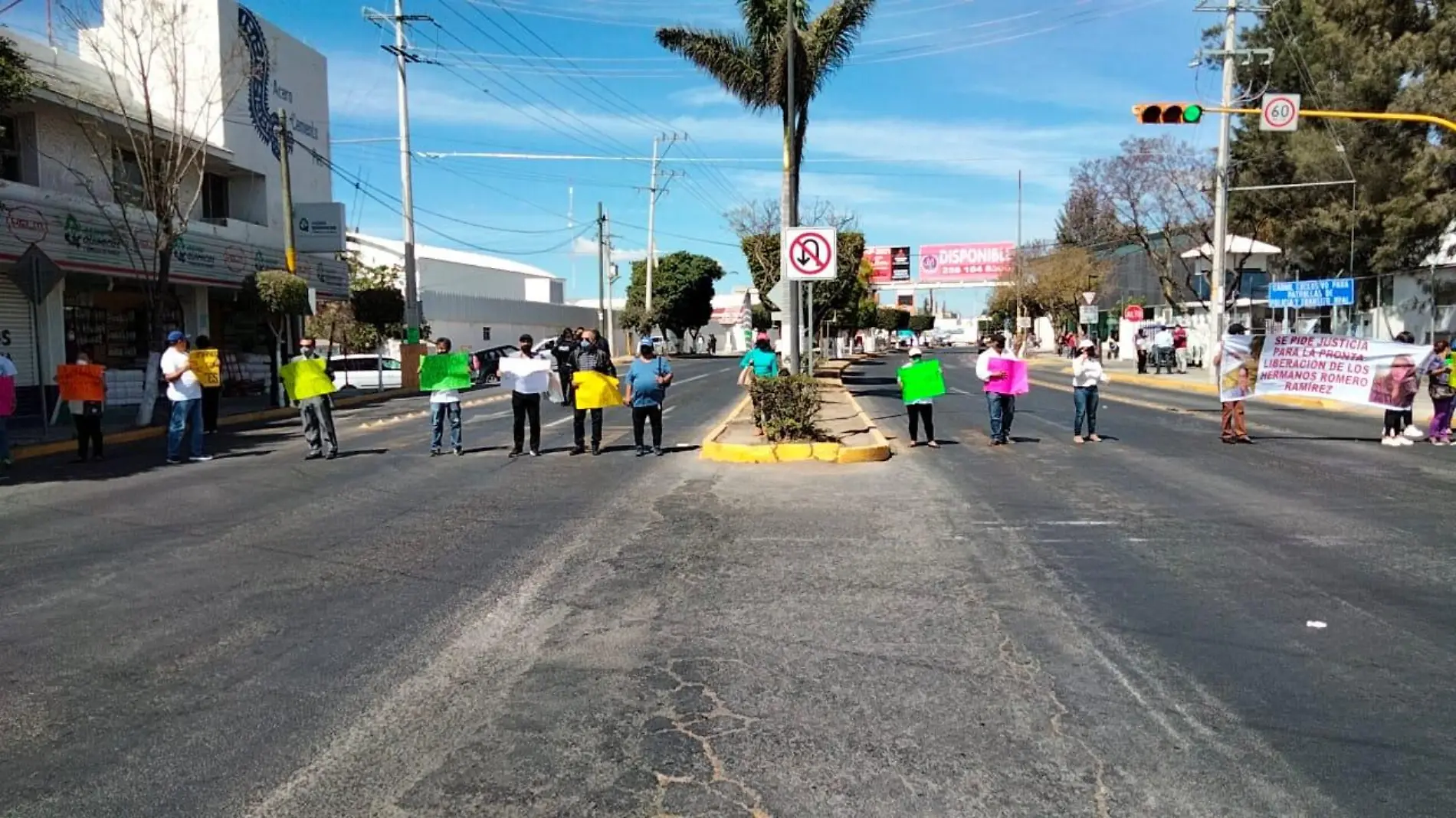 MANIFESTACION HERMANOS TEHUACAN